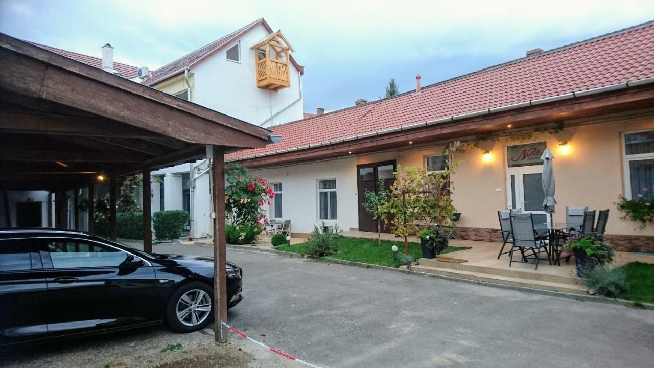 Nobilis Apartman 埃格尔 外观 照片