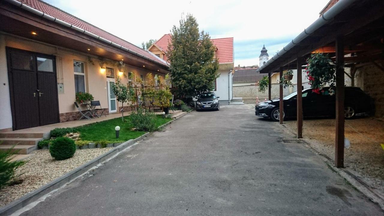 Nobilis Apartman 埃格尔 外观 照片
